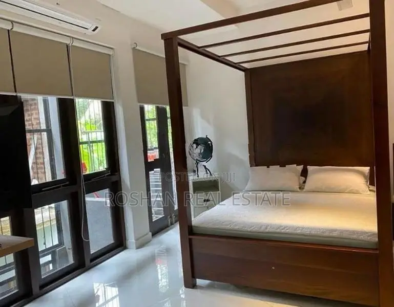 LUXURY HOUSE FOR SALE BATTARAMULLA CHI2686