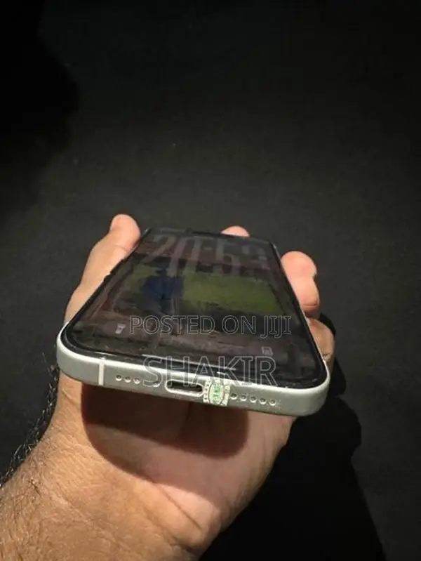 Apple iPhone 16 (Used)
