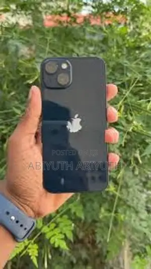 Apple iPhone 13 (Used)