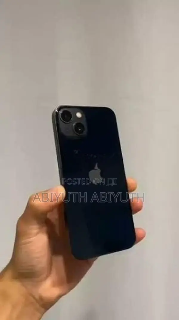 Apple iPhone 13 (Used)