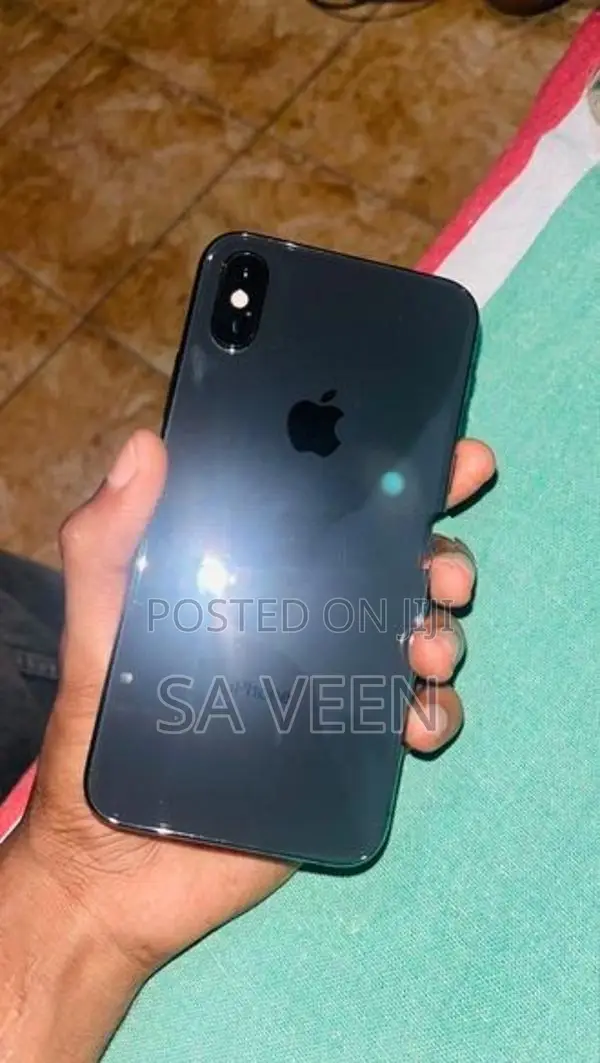 Apple iPhone XS (Used)