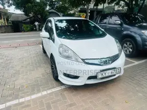Honda Fit Shuttle 2012