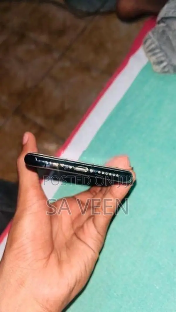 Apple iPhone XS (Used)