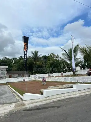 Makubura ඉඩමක්
