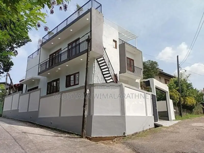 Three Storey House for Sale in Thalawathugoda