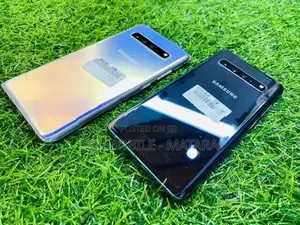 Samsung Galaxy S10 5G 8GB / 256GB (Used)