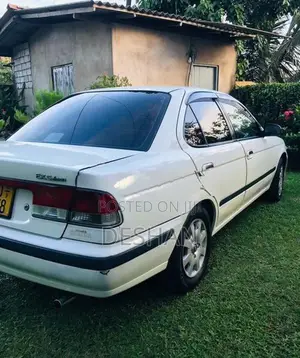 Nissan Sunny FB15 Ex Saloon 2000