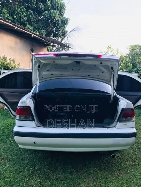 Nissan Sunny FB15 Ex Saloon 2000