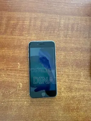 Apple iPhone SE 2 I phone (Used)