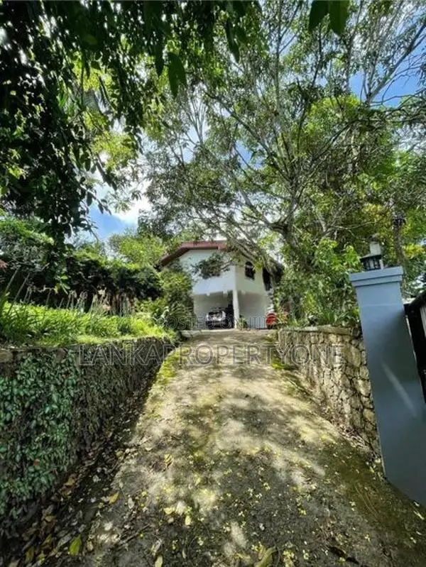 Luxury House for Sale at Ambalanwaththa.