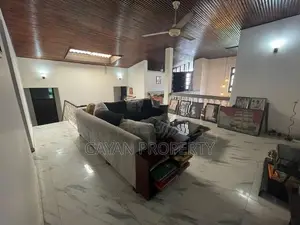 Prime Commercial Building for Sale High Level Road Homagama