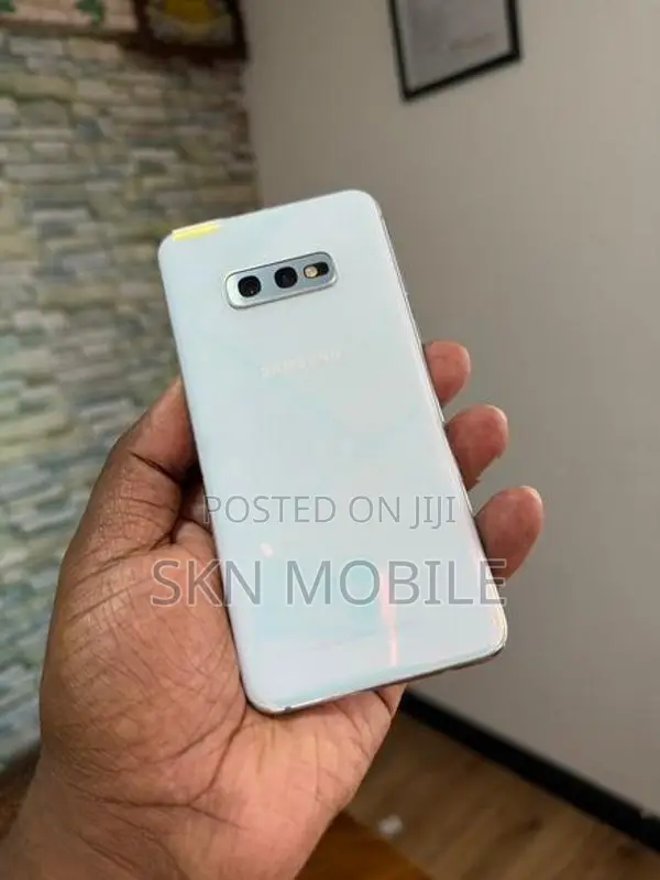 Samsung Galaxy S10e 6GB 128GB (Used)