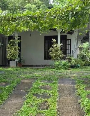 House for Sale at Hupugala