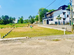 Land for Sale in Commercial Location Athurugiriya C33