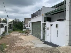 Luxury House for Sale in Athurugiriya