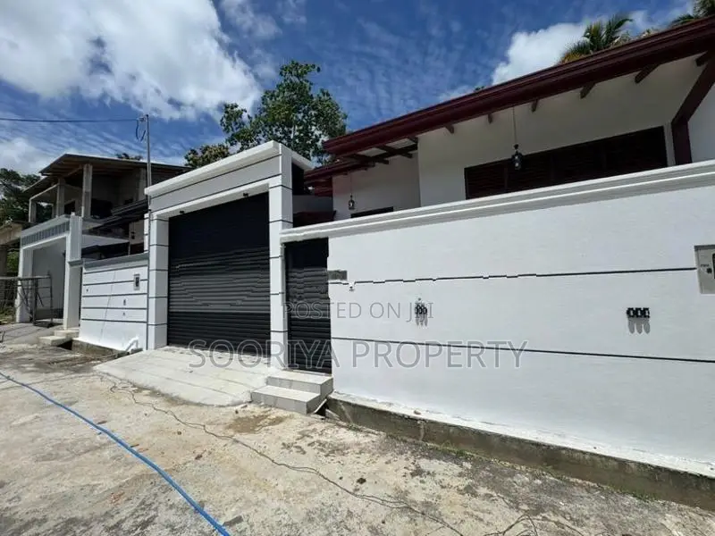 Luxury Single Storey Brand New House for Sale in Piliyandala