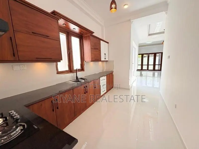 Luxury New House Sale In Thalawathugoda