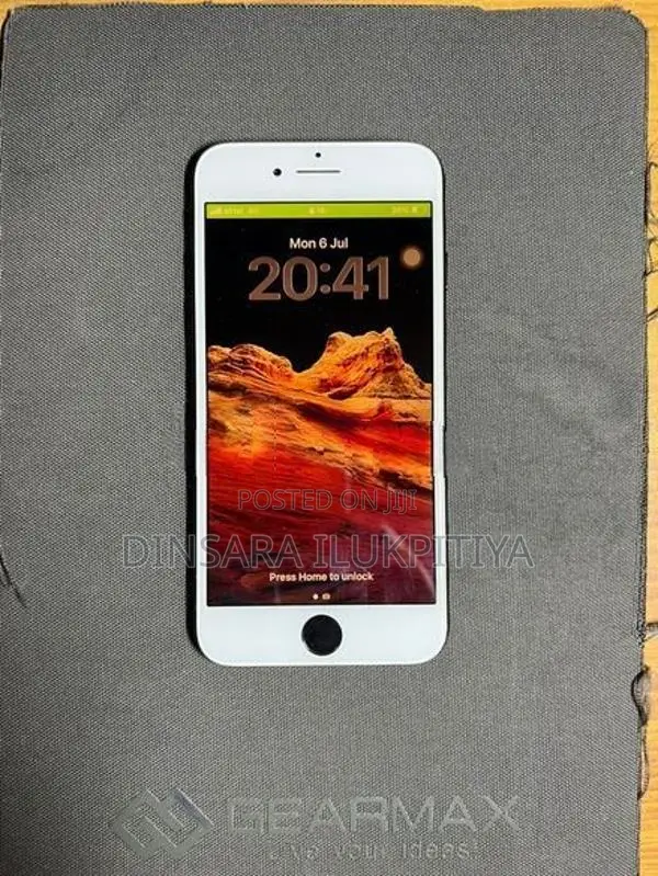 Apple iPhone SE 2 (Used)
