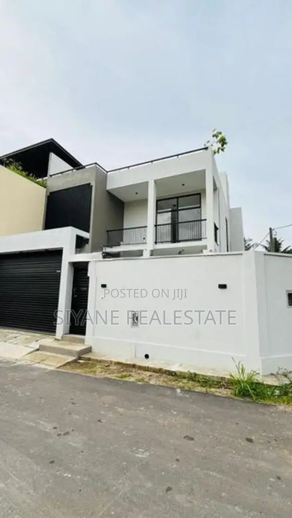 Luxury New House for Sale in Athurugiriya