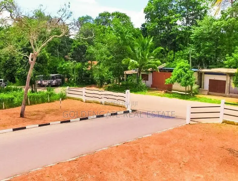 Matara නගරයට කිට්ටුවෙන් පදිංචියට සුදුසුම ඉඩමක් ඉඩම