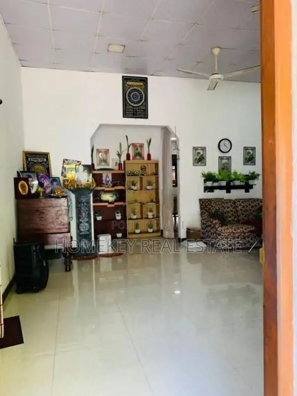 Wattala Hunupitiya Mw House for Sale