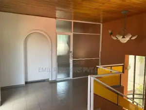 5 Bedroom House for Lease in Colombo 08 (EM032AC)
