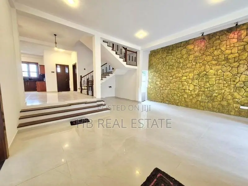 Boralesgamuwa Architecture Designed Super Luxury Three Story House