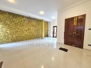 Boralesgamuwa Architecture Designed Super Luxury Three Story House