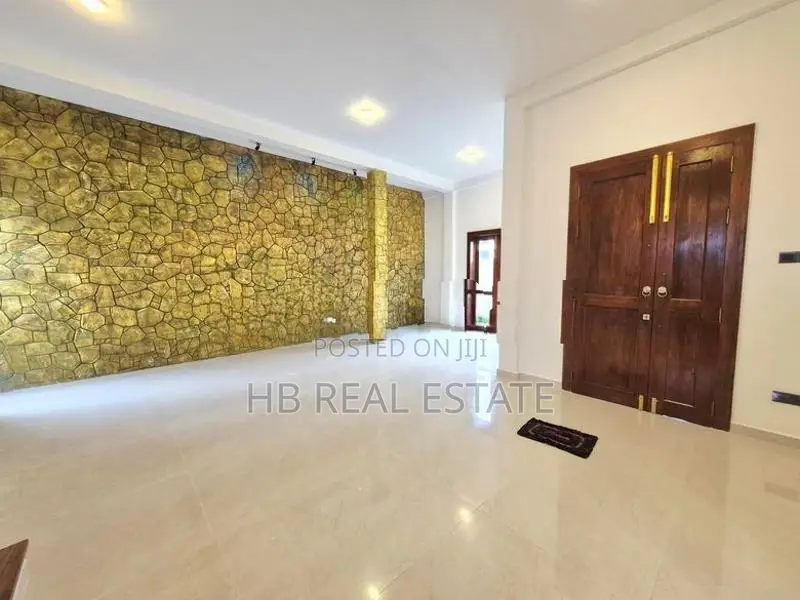 Boralesgamuwa Architecture Designed Super Luxury Three Story House