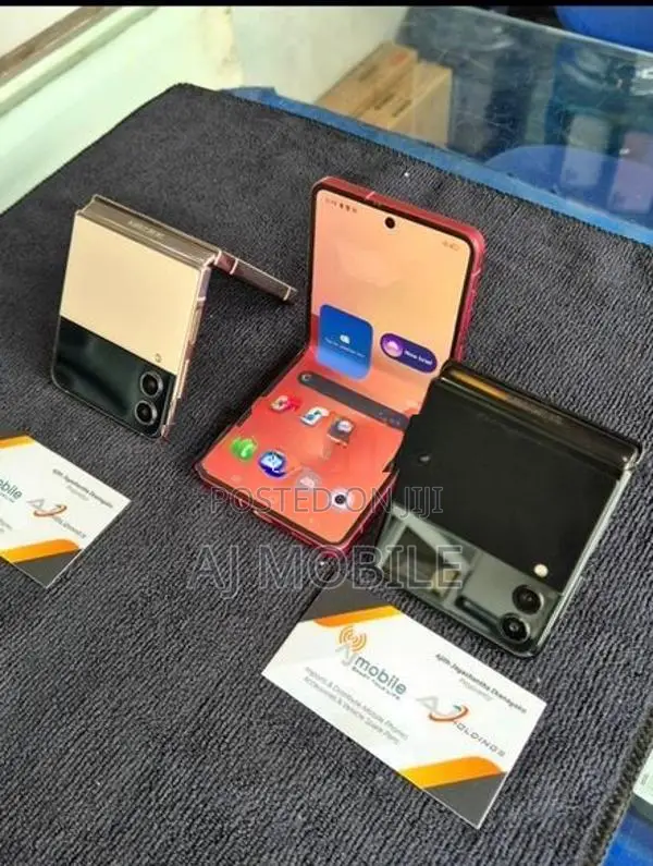 Samsung Galaxy Z Flip 6 256GB (Used)