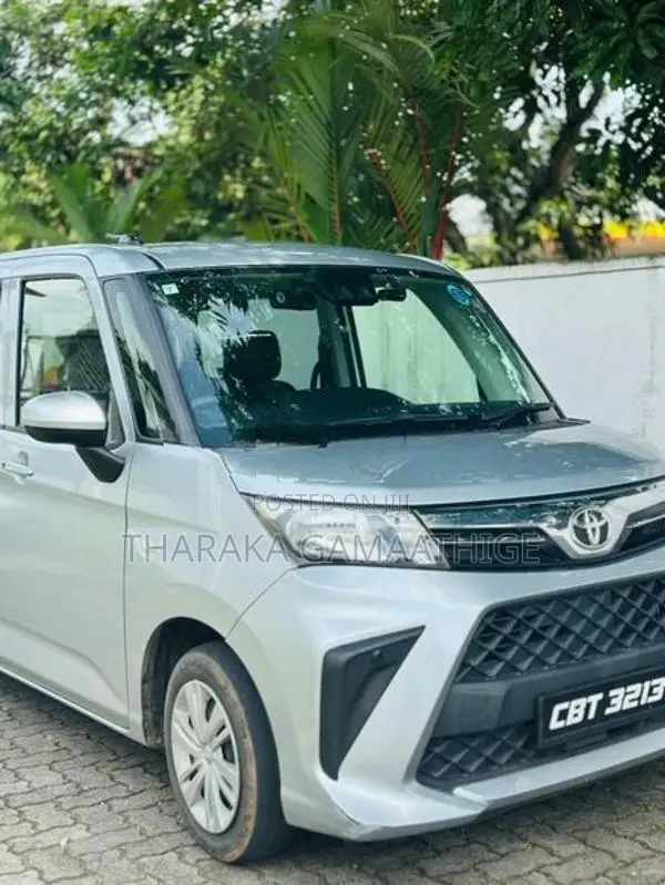 Toyota Roomy 2023