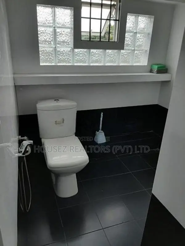 Spacious Luxury Bungalow for Sale in Asiri Gardens, Pilimathalawa