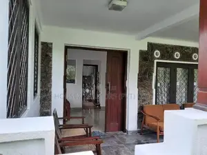 Spacious Luxury Bungalow for Sale in Asiri Gardens, Pilimathalawa