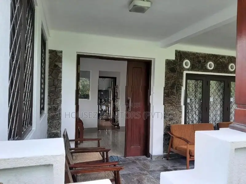 Spacious Luxury Bungalow for Sale in Asiri Gardens, Pilimathalawa