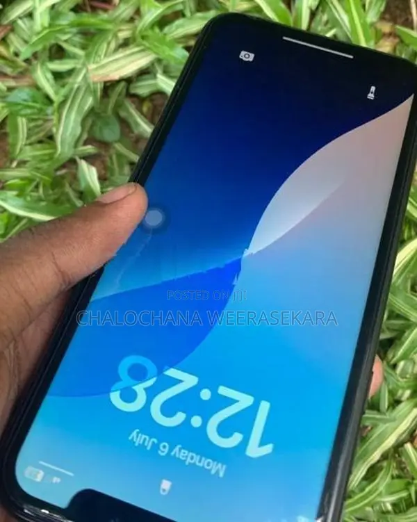 Apple iPhone XR (Used)