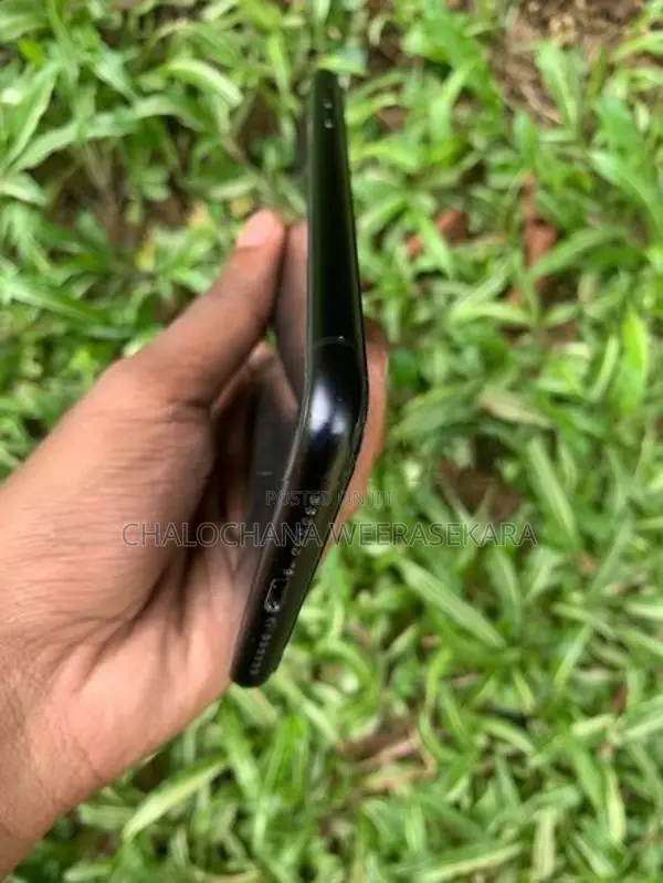 Apple iPhone XR (Used)