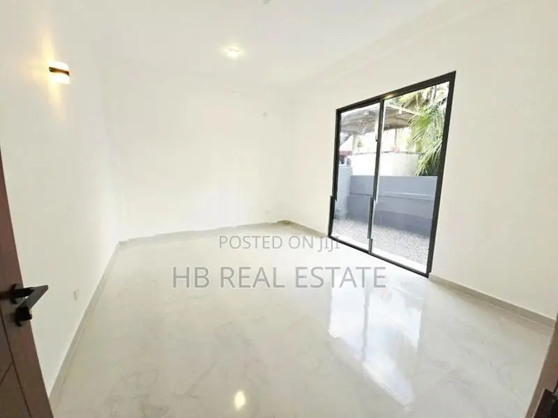 Architecture Designed Luxury Three Story House Kesbewa