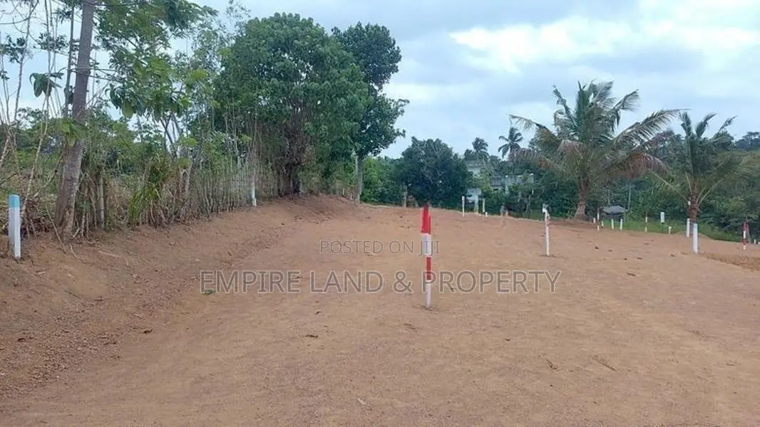 Luxury Land for Sale in Polgasowita Wethara Samagi Mawatha