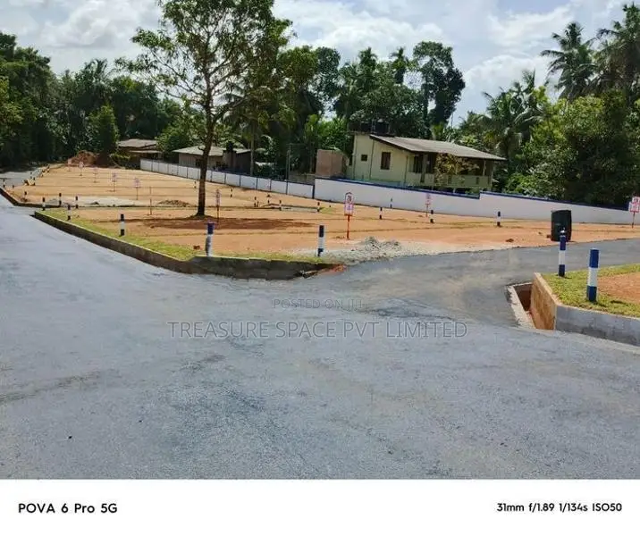 Land for Sale at Homagama Near High-Level Road