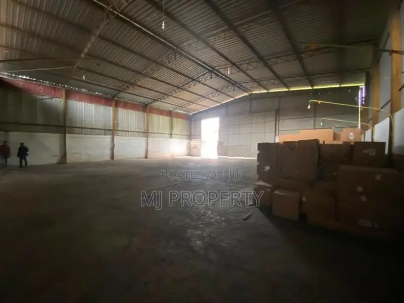 ( Gc-1095) Valuable Commercial Storage Building Rent in Meegoda