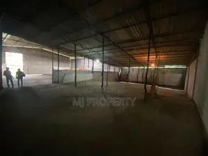 ( Gc-1095) Valuable Commercial Storage Building Rent in Meegoda