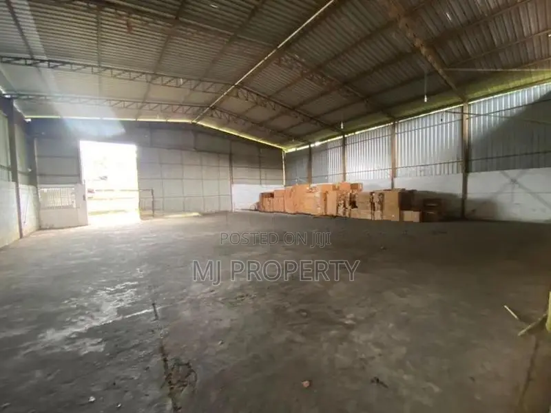 ( Gc-1095) Valuable Commercial Storage Building Rent in Meegoda