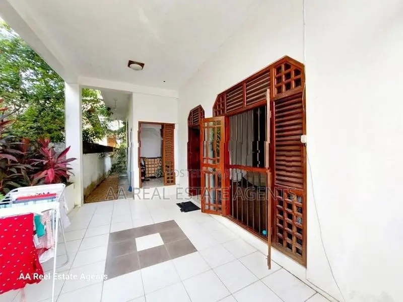 Two Storey House for Sale in Wellampitiya