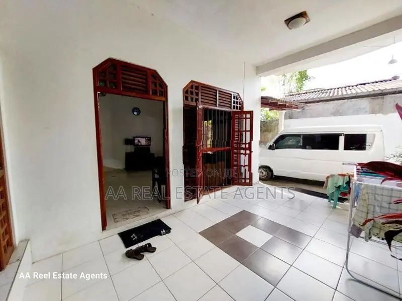 Two Storey House for Sale in Wellampitiya