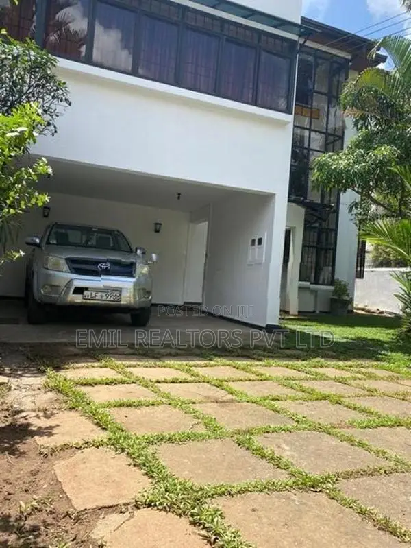 5 Bedroom House for sale in Colombo 08 (EM035AC)