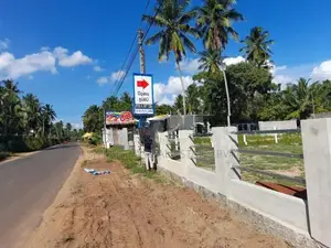 මාදම්පේ නගරයට ඉඩමක්