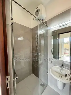 COMMERCIAL PURPOSE OFFICE SPACE FOR RENT MOUNT LAVANIYA ZA2687