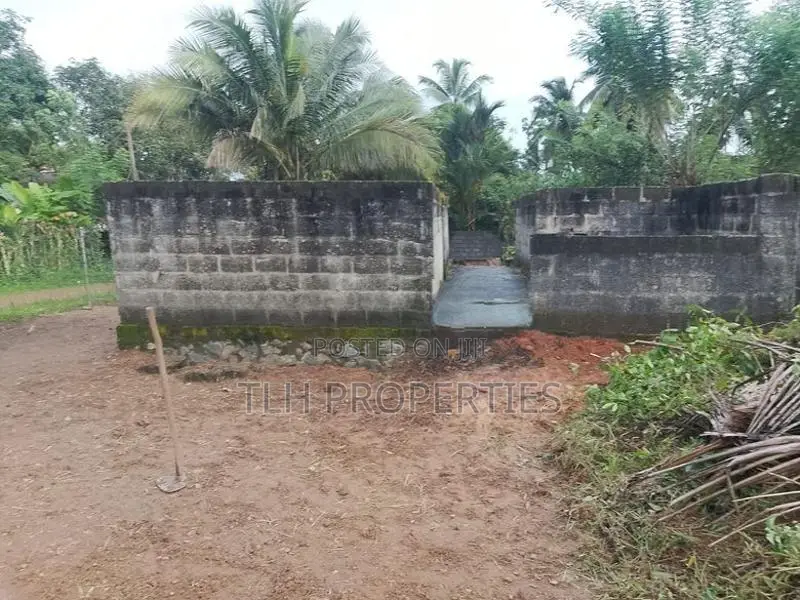 Land Sale at Gelanigama