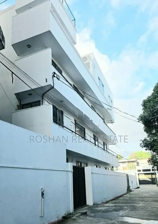 COMMERCIAL PURPOSE OFFICE SPACE FOR RENT MOUNT LAVANIYA ZA2687