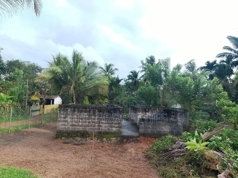 Land Sale at Gelanigama